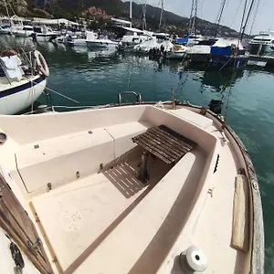 Relax Sea Bateau-hôtel