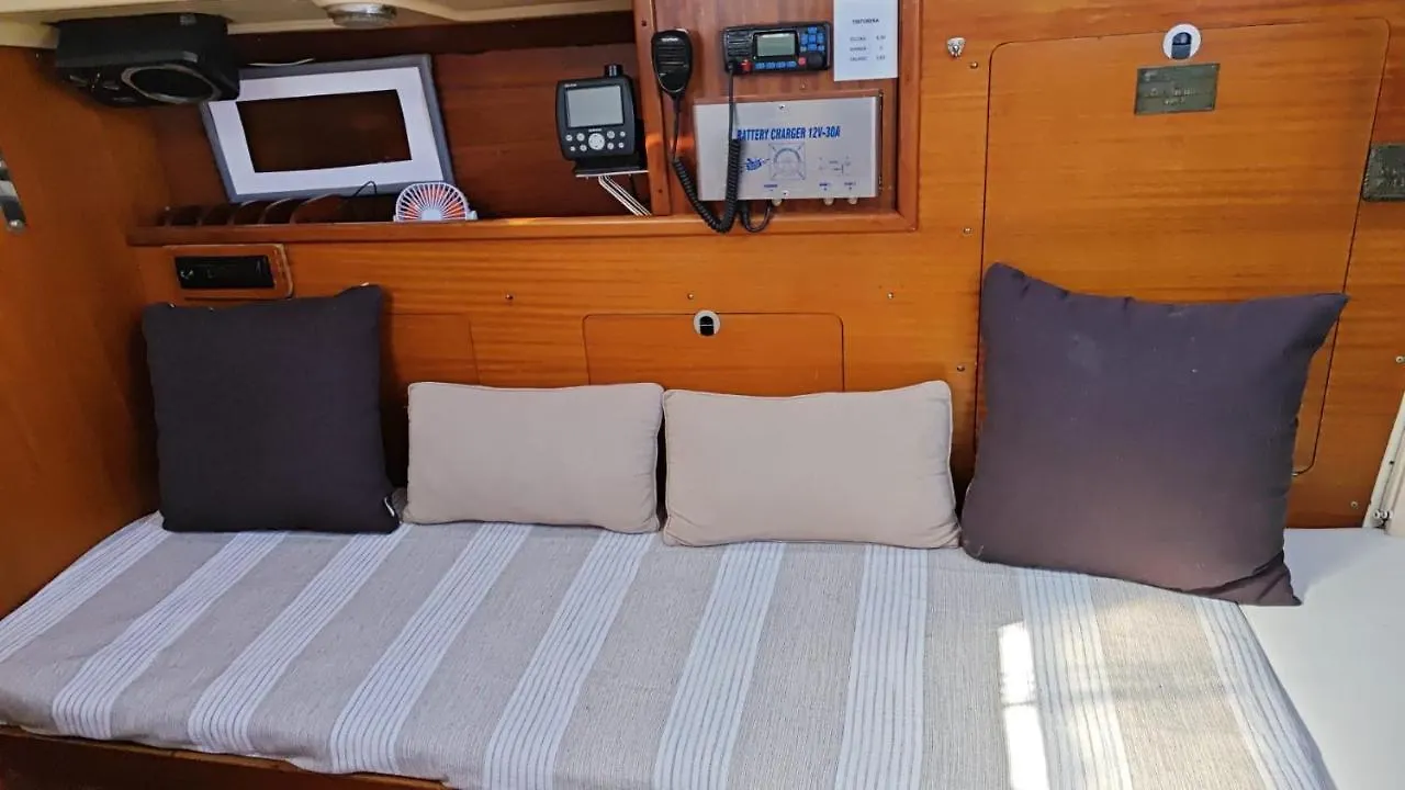 Velero Barcelona Yatch Hotel Les Botigues de Sitges 0*,  Spain